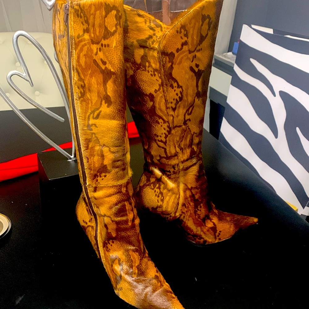 Brown animal print
